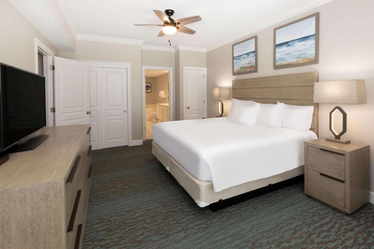 Three-Bedroom Apartment Ocean View Non-Smoking