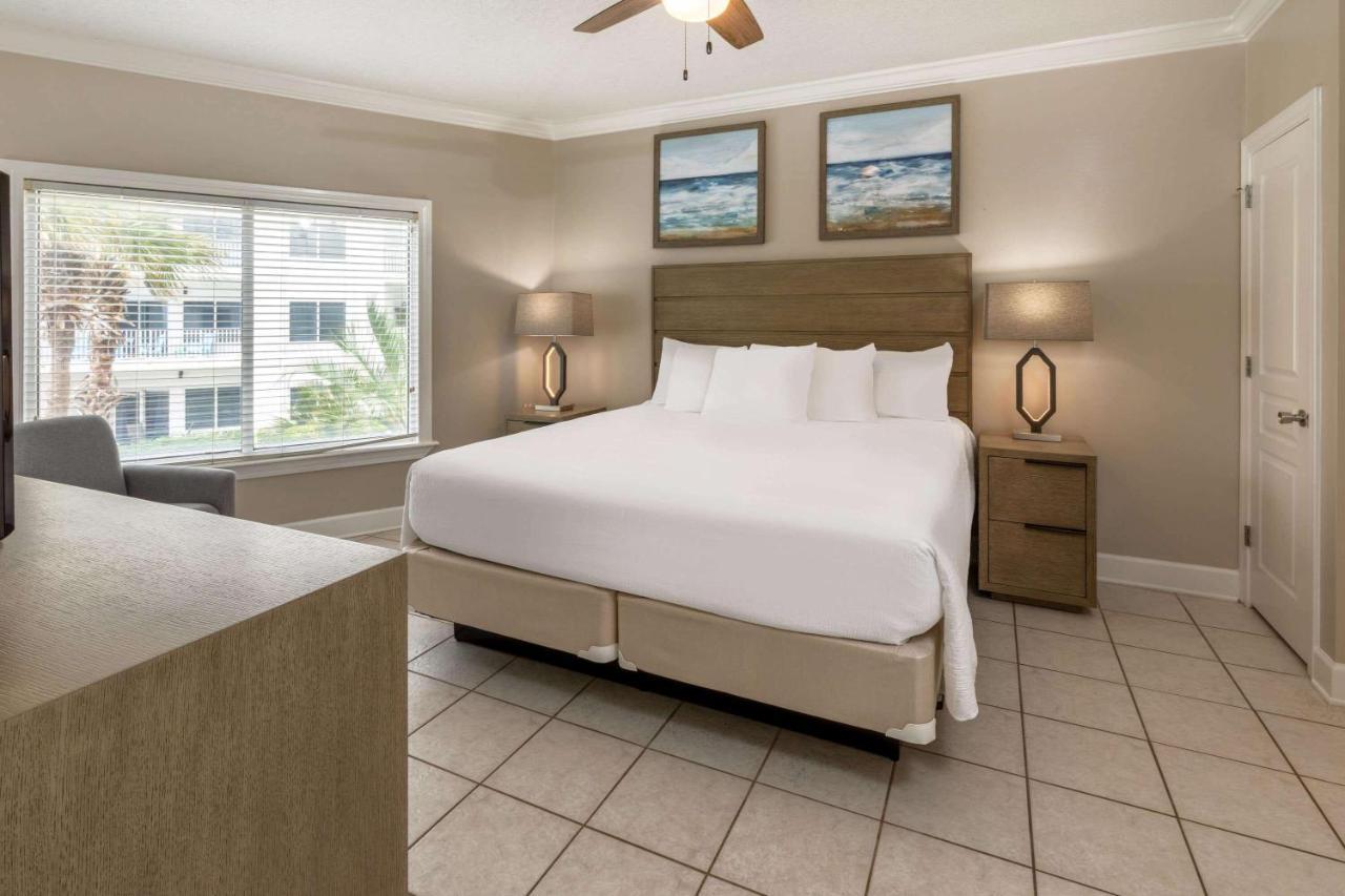 Three-Bedroom Apartment Ocean View Non-Smoking