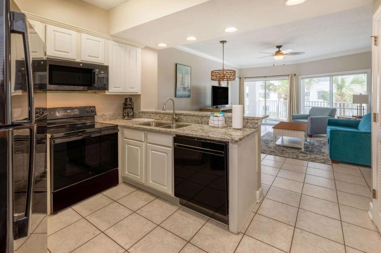 Three-Bedroom Apartment Ocean View Non-Smoking