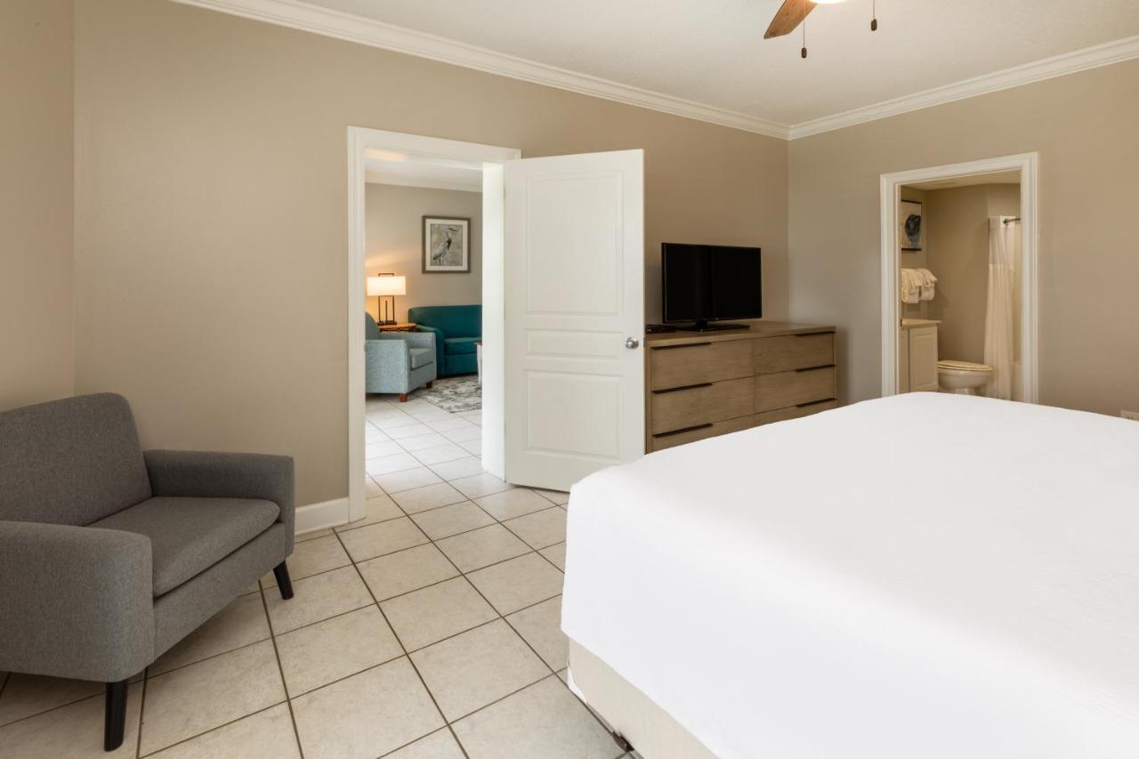 Three-Bedroom Apartment Ocean View Non-Smoking